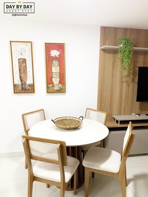 Apartment | Dining
