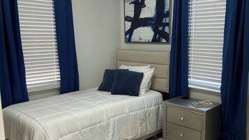 3 dormitoris, planxa i posts de planxar, wifi i roba de llit