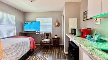 1 chambre, bureau, fer et planche Ă repasser, Wi-Fi gratuit