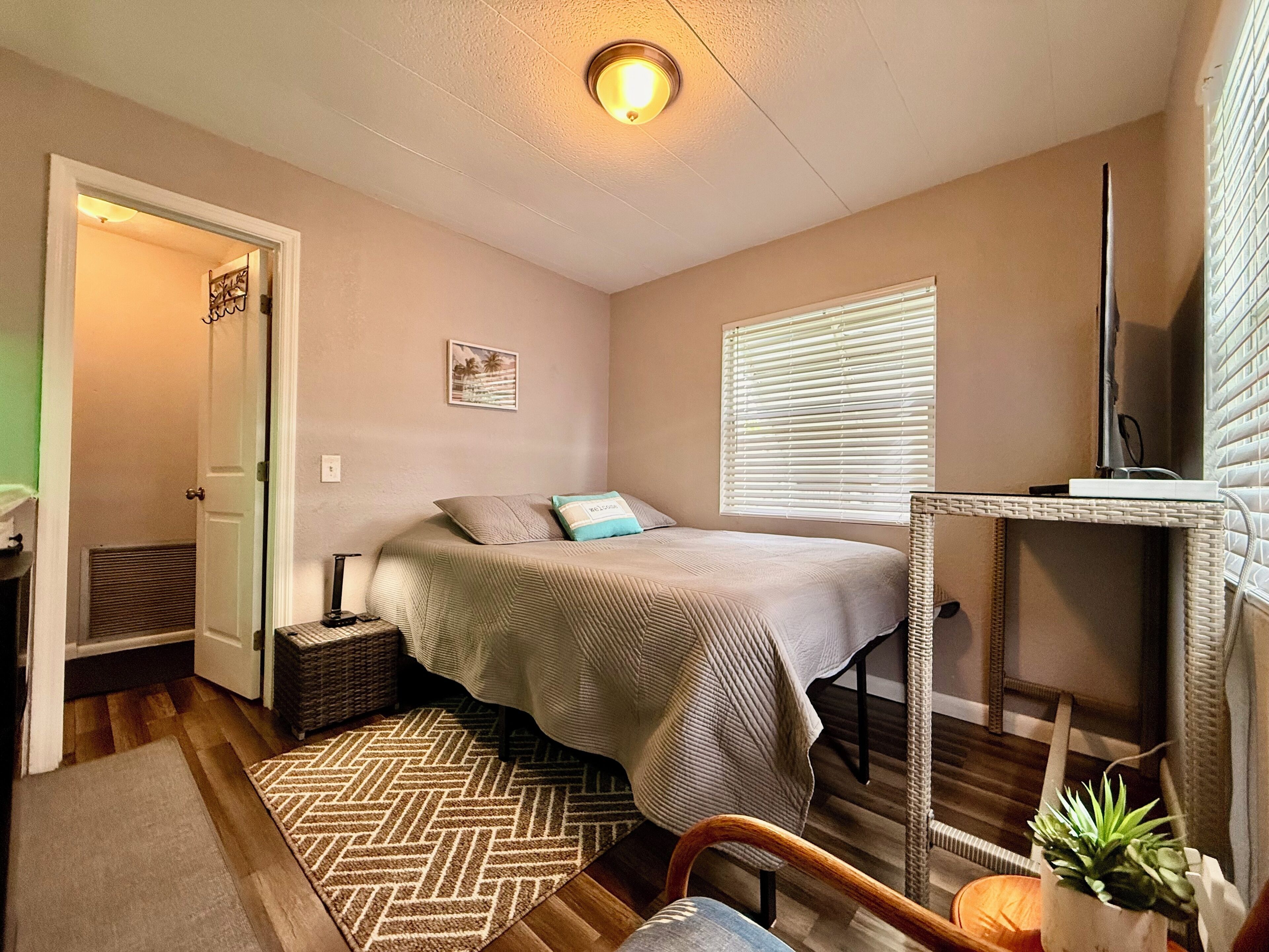 1 bedroom, desk, iron/ironing board, WiFi (free)