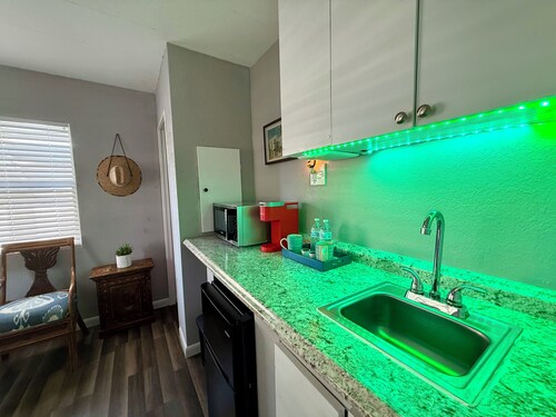 Cozy Room with Private Entry + Bathroom • Near Beaches & PGA Mall