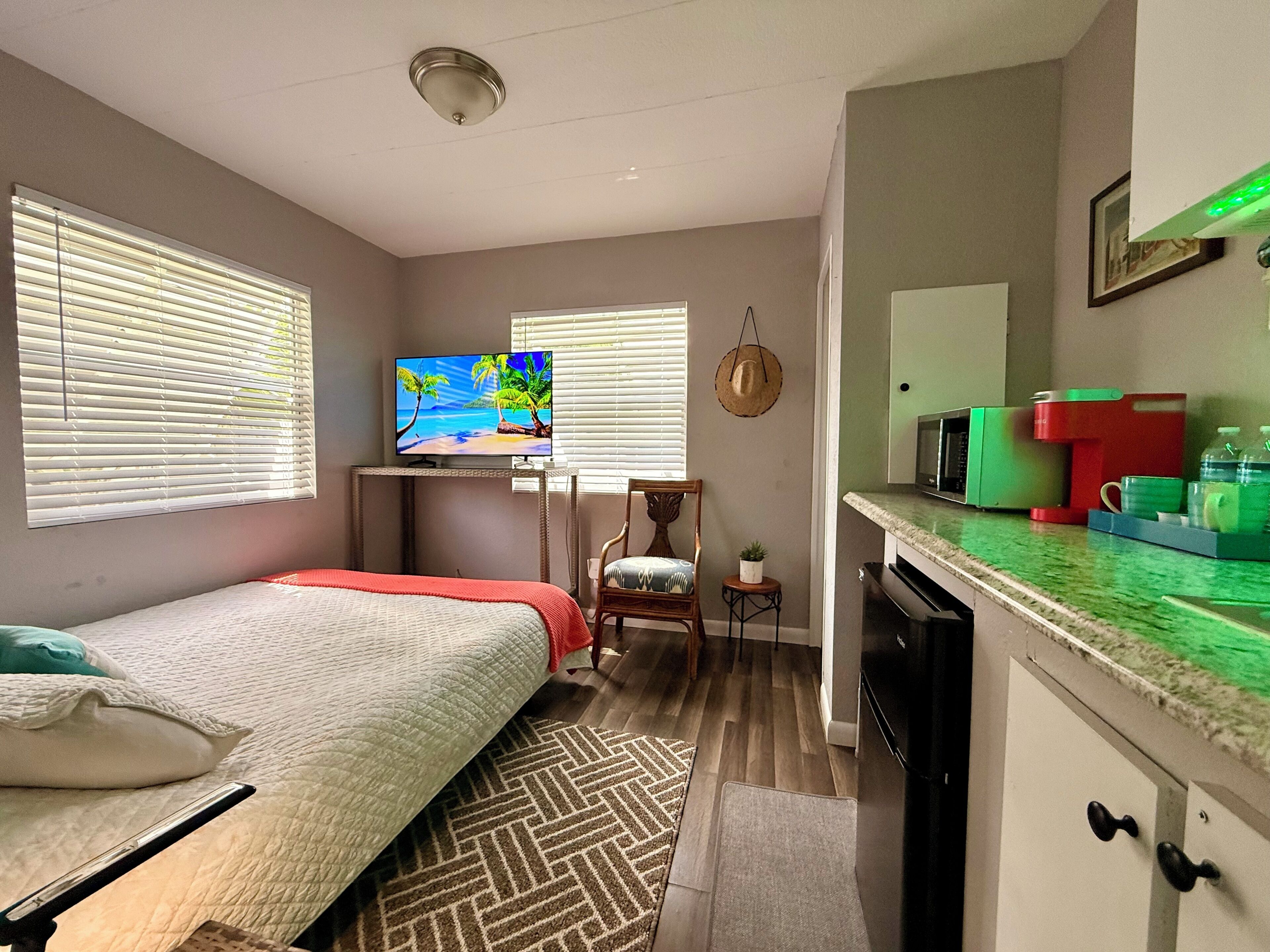1 bedroom, desk, iron/ironing board, WiFi (free)