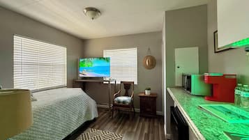 1 Schlafzimmer, Schreibtisch, BĂŒgeleisen/BĂŒgelbrett, kostenloses WLAN