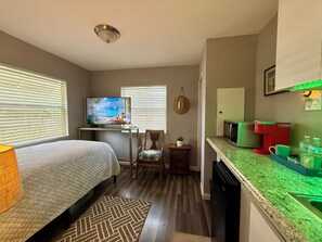 1 bedroom, desk, iron/ironing board, free WiFi