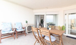 Outdoor dining - Apartment in Canet With Beach Views (Canet de Berenguer)