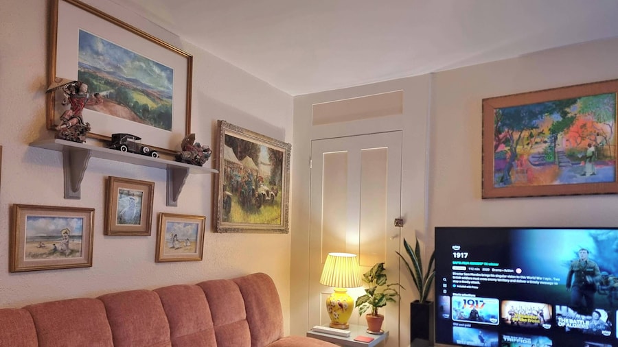 Canterbury - Sleeps 7 - Pet-friendly With Garden