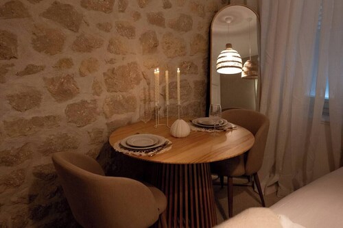 Charming • Romantic • Cathedral • Patio