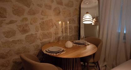 Charming âą Romantic âą Cathedral âą Patio