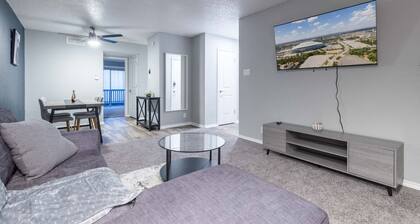 3 Min Walk to AT&T | 1BR | Parking + Pets + Gym