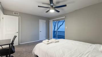 1 slaapkamer, een bureau, een strijkplank/strijkijzer, gratis wifi