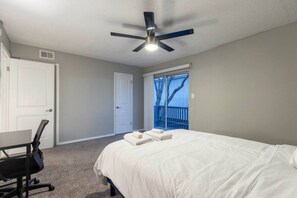 1 slaapkamer, een bureau, een strijkplank/strijkijzer, gratis wifi