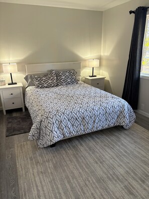 2 slaapkamers, een strijkplank/strijkijzer, wifi, beddengoed