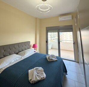 2 bedrooms, iron/ironing board, WiFi, bed sheets - Cozy Modern Apartment with Sea View (Sarandë)