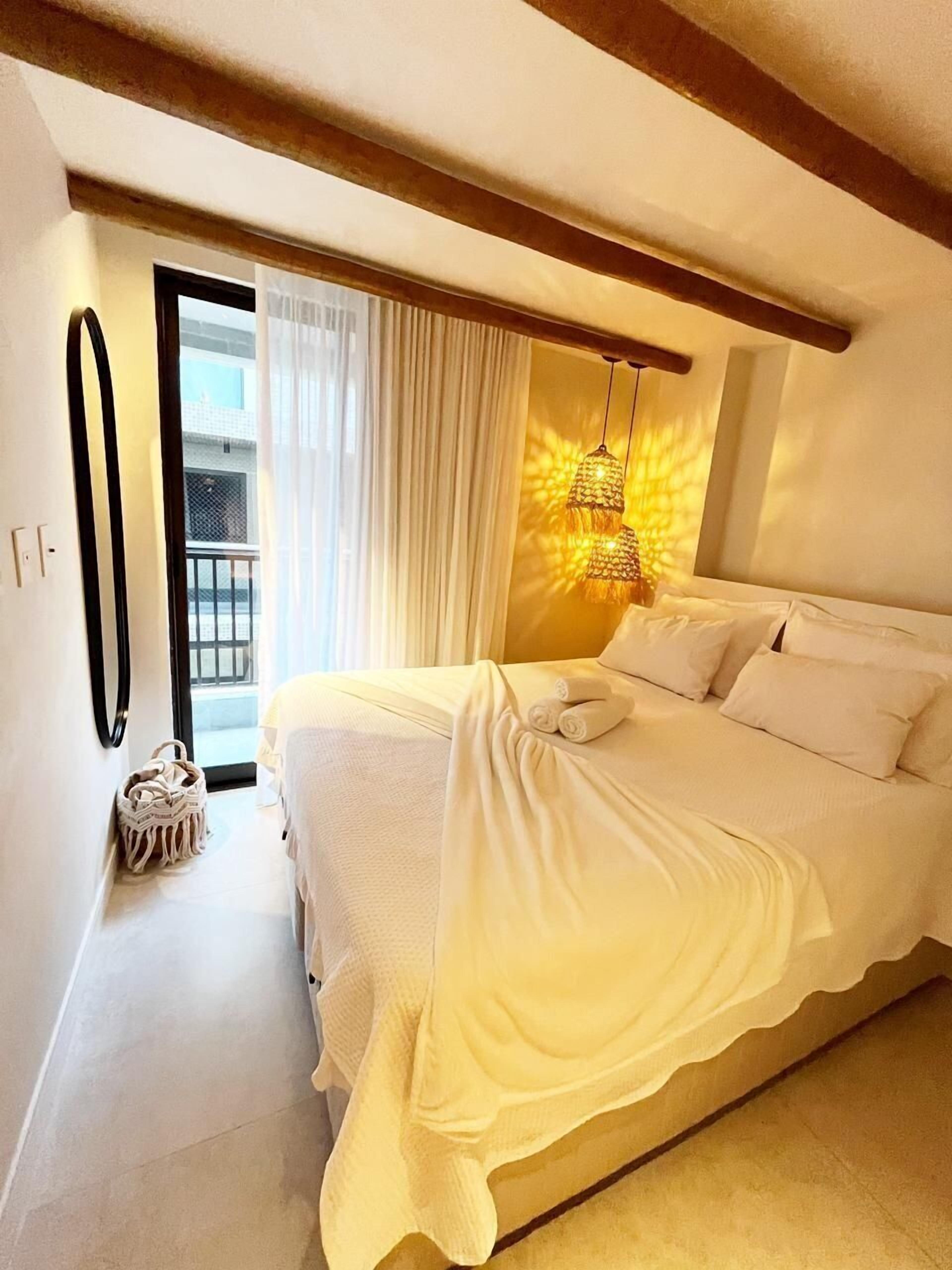 Apartamento | Cortinas blackout, ferros/tábuas de passar roupa, Wi-Fi de cortesia