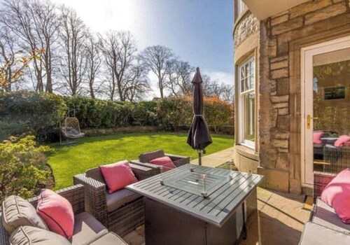 Timeless 19th-century coastal Edinburgh villa with modern comforts and hot tub