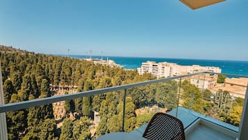 TV connectée de 43 pouces avec chaßnes par satellite