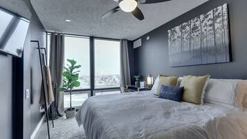 1 bedroom, desk, iron/ironing board, WiFi