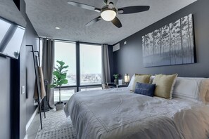 1 habitación, escritorio, tabla de planchar con plancha y wifi 