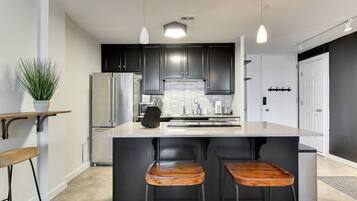 Fridge, microwave, oven, stovetop