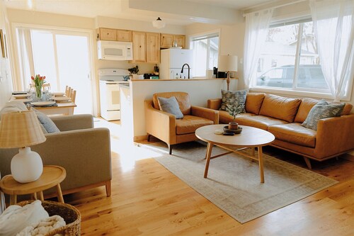 Paradise Creek Cottage