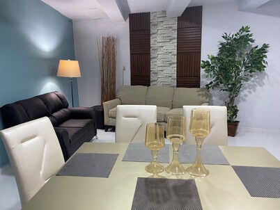 Rincón Del Confort  Netflix, 3 min del puente U.S.A