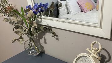 1 bedroom, WiFi, bed sheets