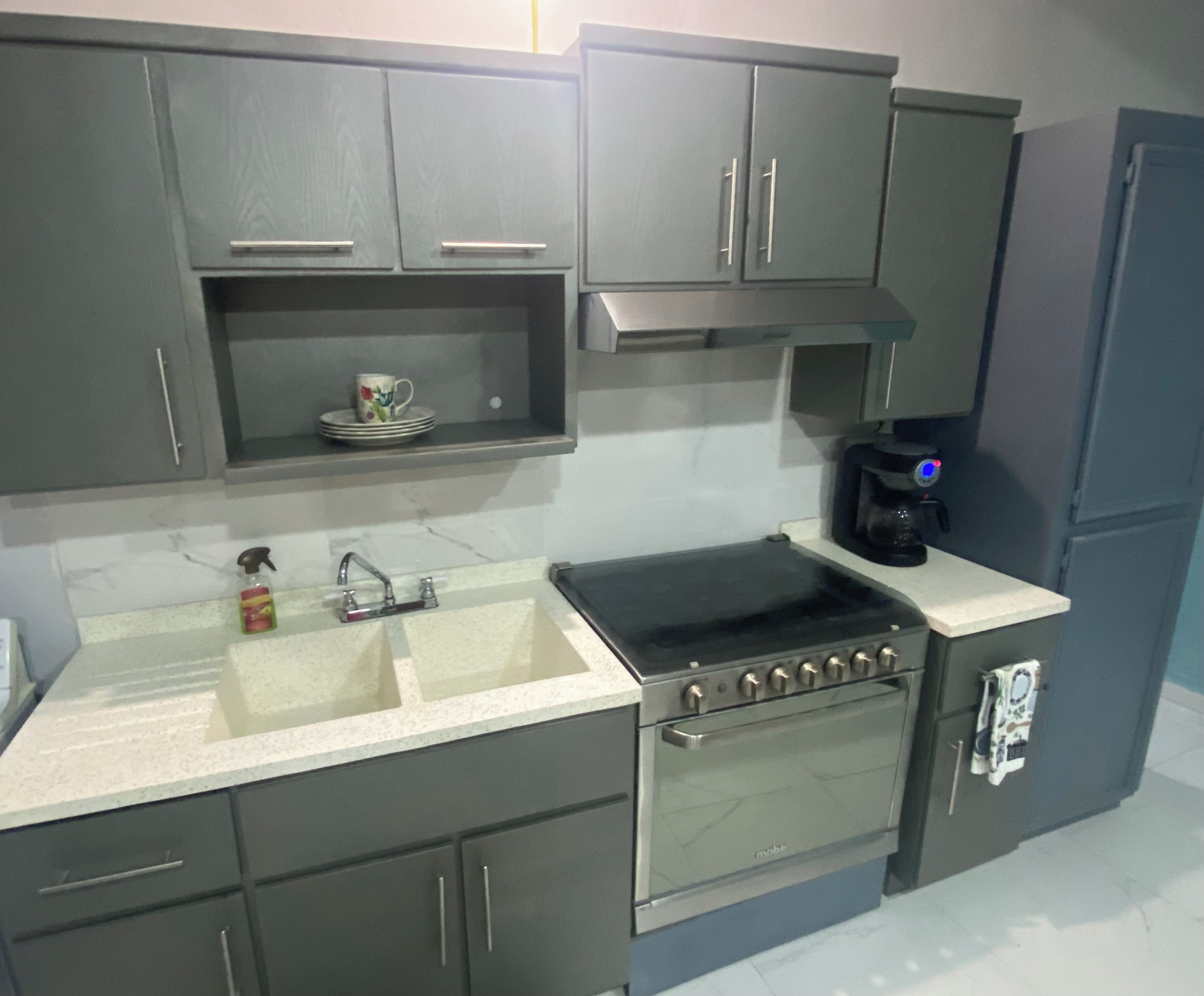 Micro-ondes, four, plaque de cuisson