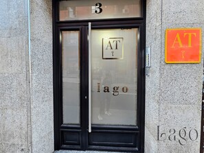 تفاصيل الفندق من الخارج