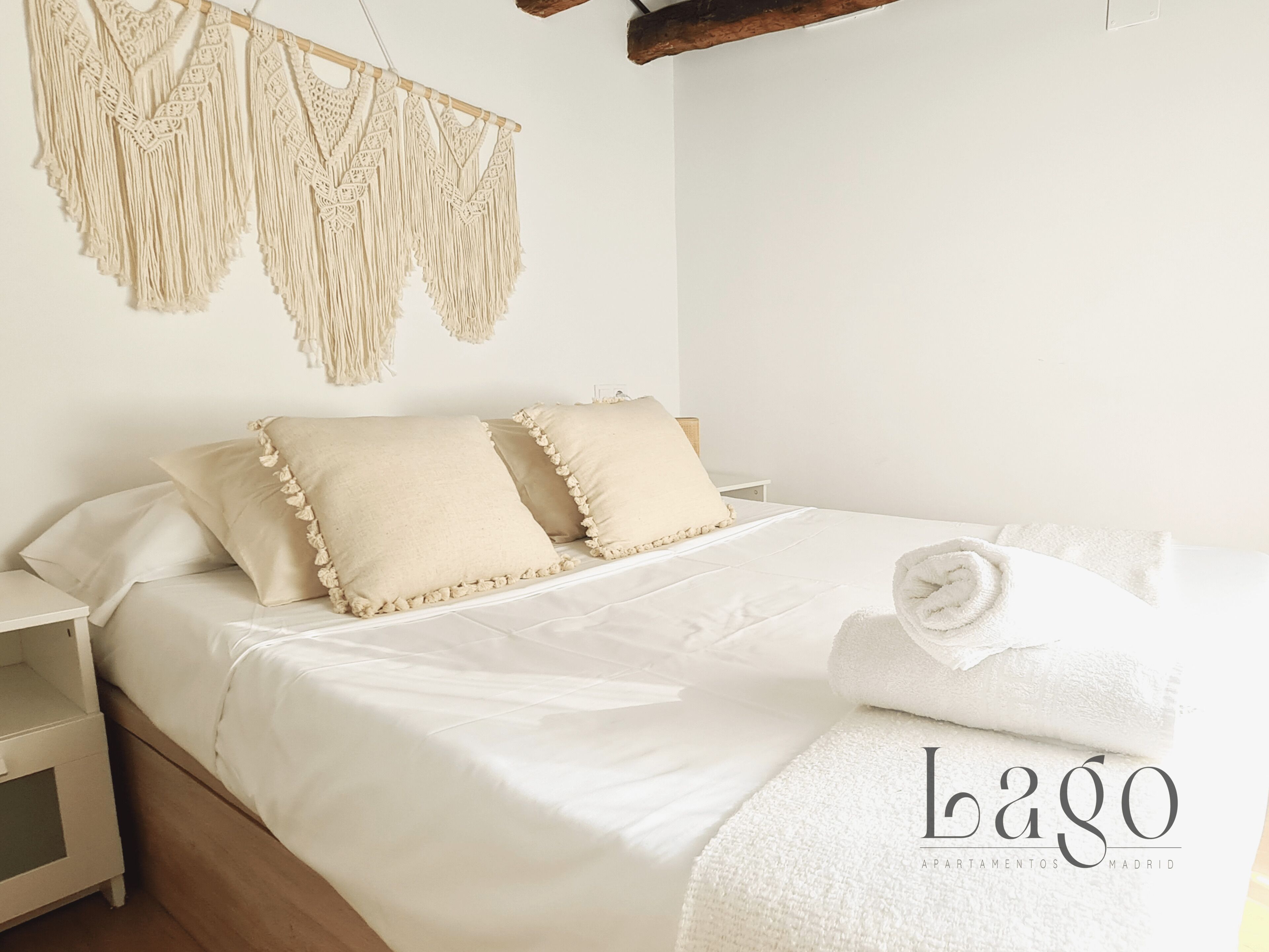 3 slaapkamers, een strijkplank/strijkijzer, reisbedje, gratis wifi