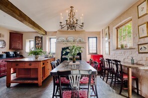 تناول الطعام