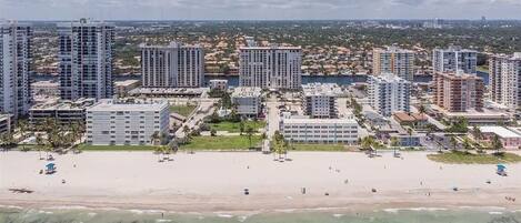 Liegestühle, Strandtücher