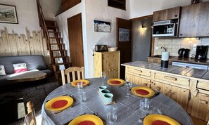 Interior - Apartment in Notre-dame Near Ski Lifts (Notre-Dame-de-Bellecombe)