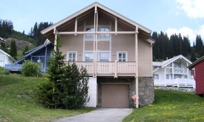Exterior - Spacious Chalet Sauna Fireplace (Araches-la-Frasse)