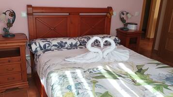 4 bedrooms, WiFi, bed sheets