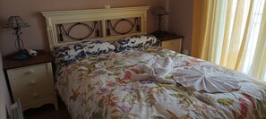 4 bedrooms, WiFi, bed sheets