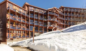 Exterior - Apartment in Charmettoger by Ski Slopes (Bourg-Saint-Maurice)