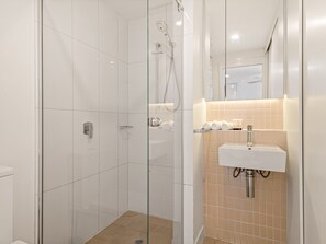 شقة | حمام | مناشف