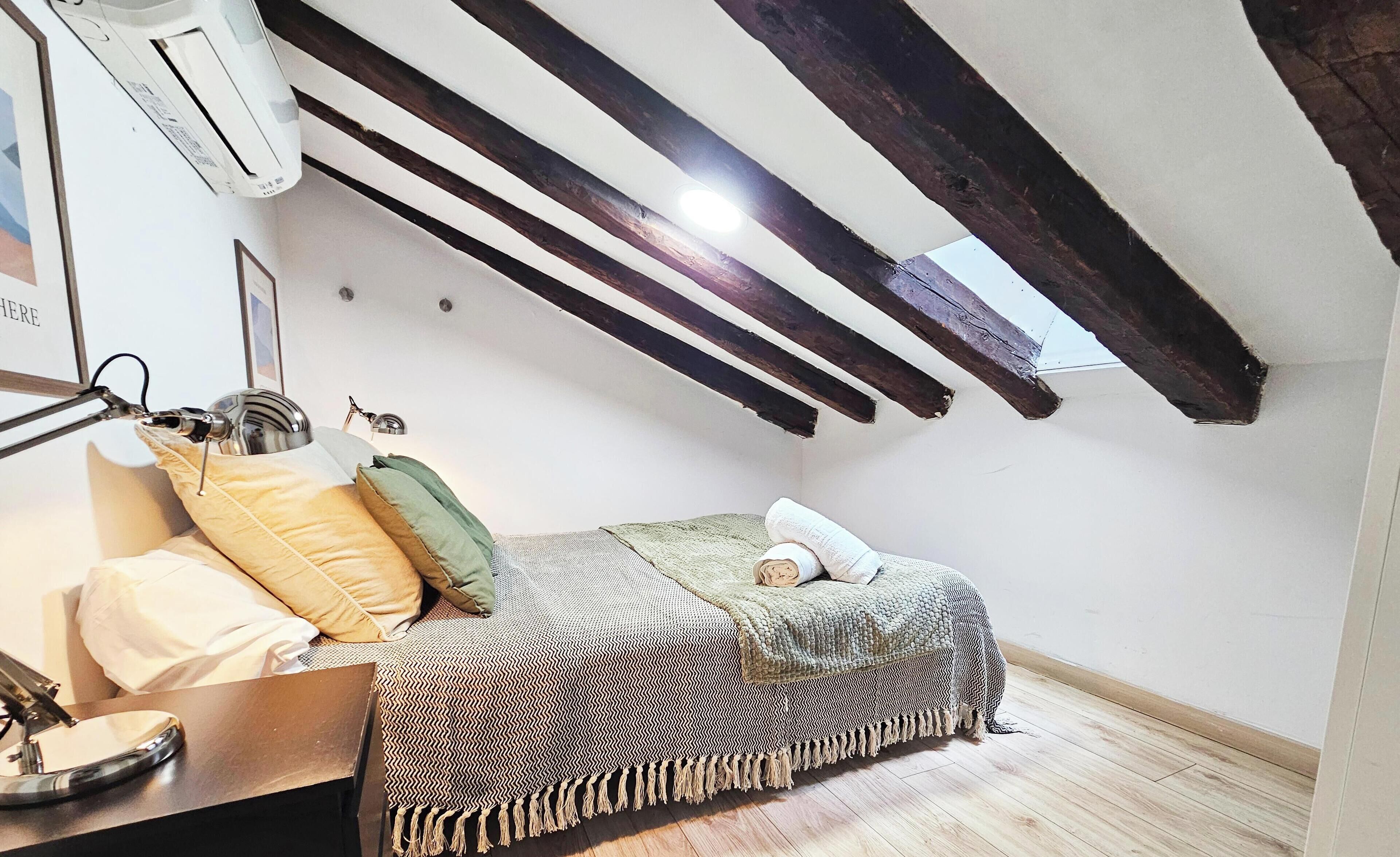 1 slaapkamer, een strijkplank/strijkijzer, reisbedje, gratis wifi