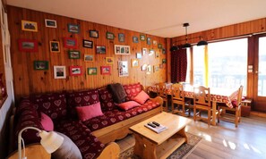 Living area - Apartment in Tignes With Slope Access (Tignes)