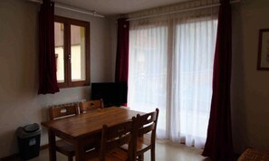 Dining - 2 Rooms for 4 People (Modane)