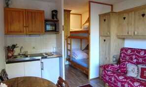 Room - Studio for 4 People (Modane)