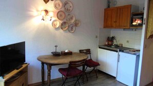 Dining - Studio for 4 People (Modane)
