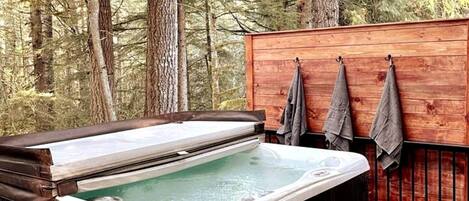 Tina de hidromasaje al aire libre