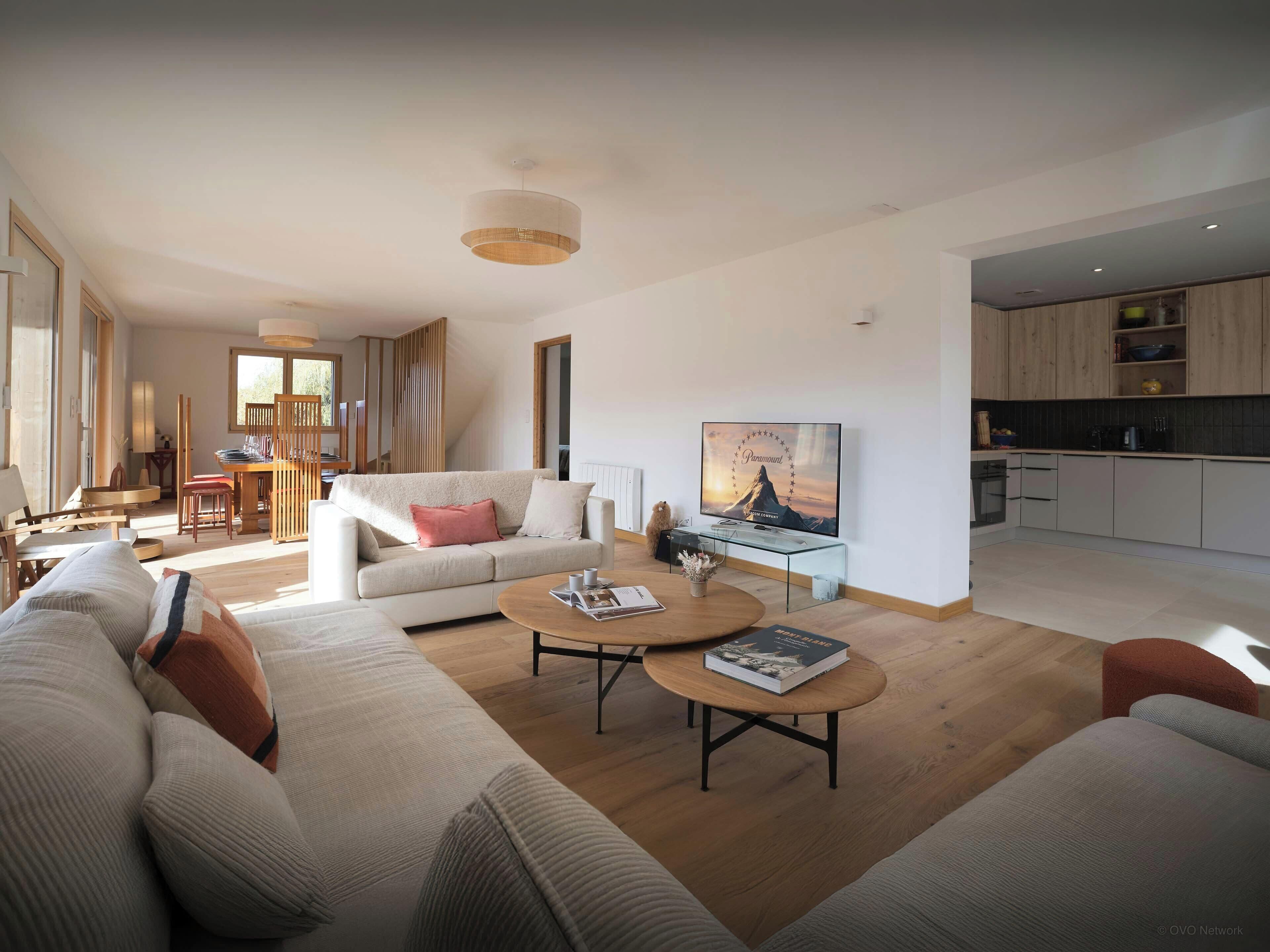 Télévision, chaîne hi-fi