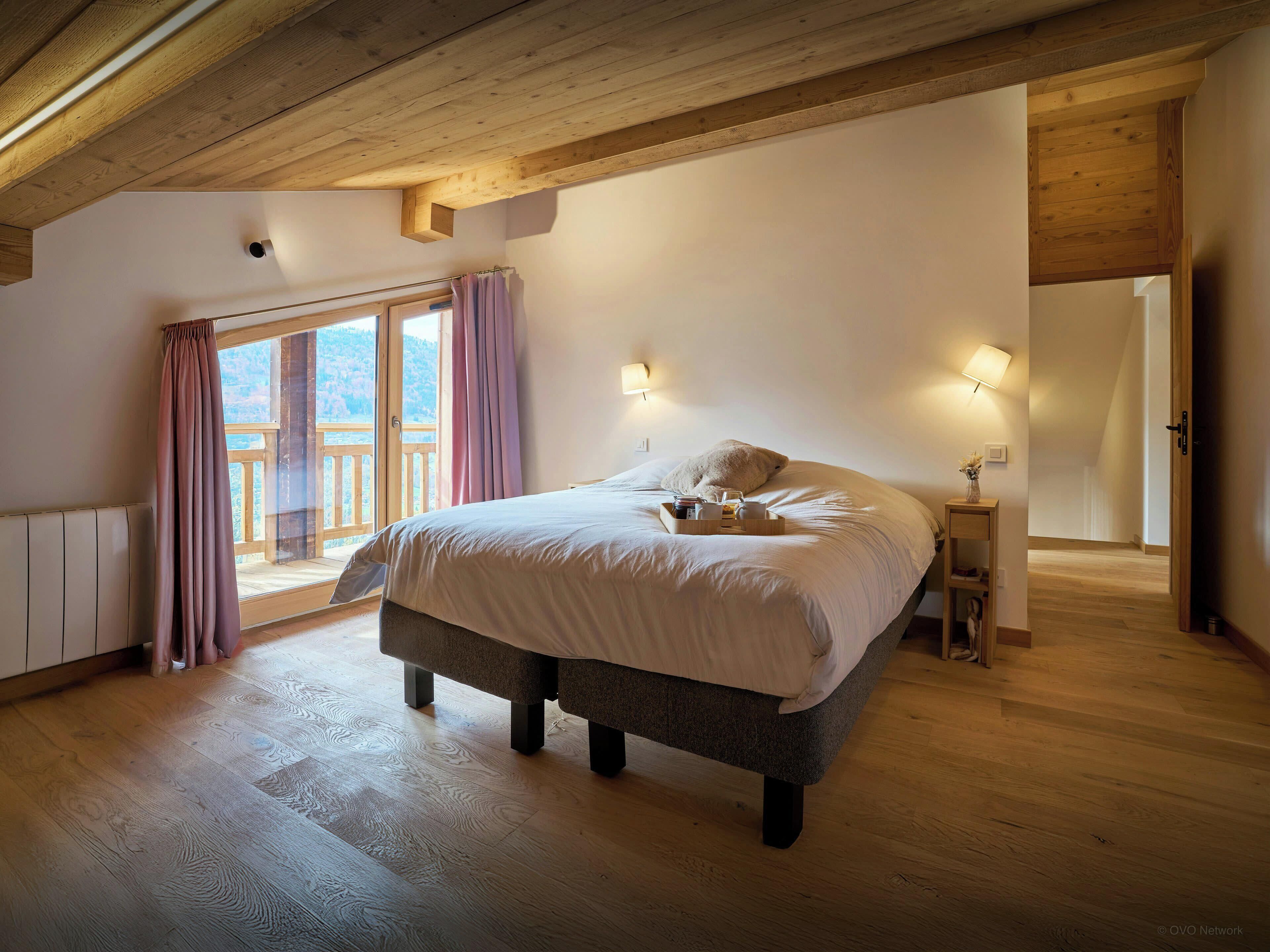 5 soverom, strykejern/-brett, wi-fi og sengetøy