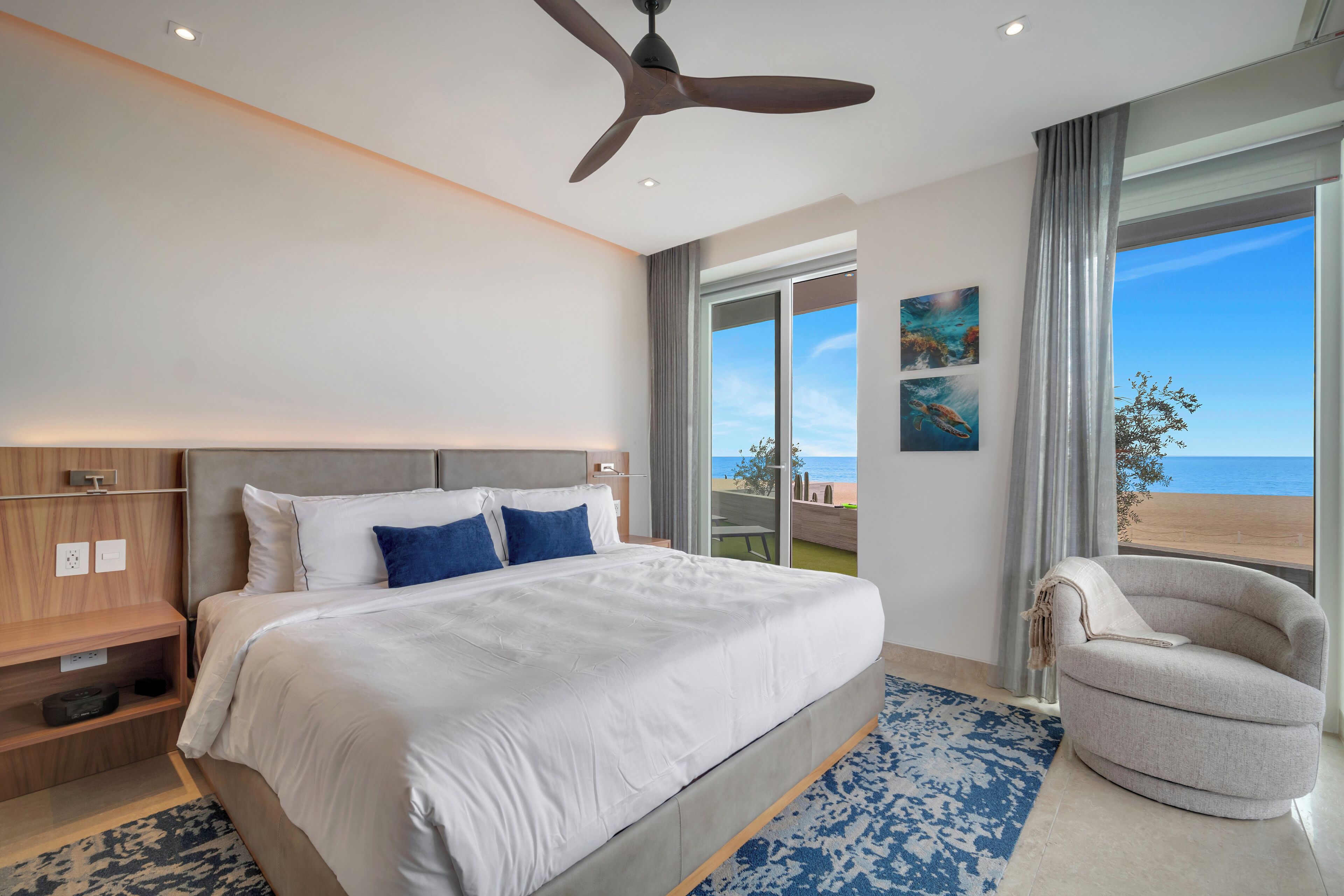 Three Bedroom Ocean Front W/Pool