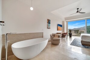 Three Bedroom Ocean View | ห้องน้ำ | ไดร์เป่าผม, ผ้าเช็ดตัว, สบู่, ยาสระผม