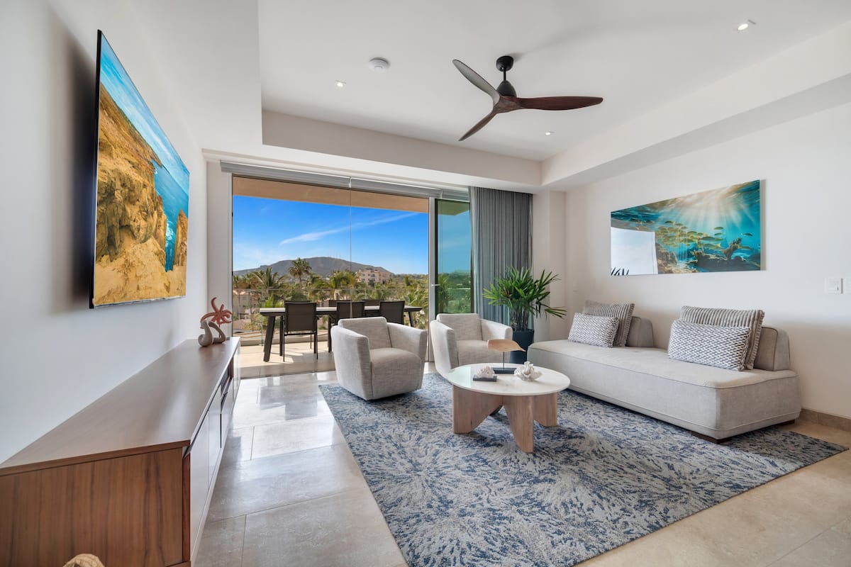 Deluxe Apartment, 1 Bedroom, Beach View | Living area