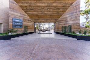 Fachada de la propiedad