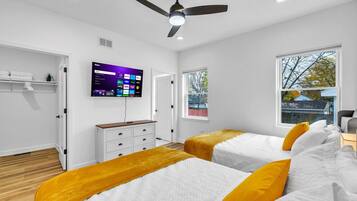 Desk, iron/ironing board, travel cot, WiFi